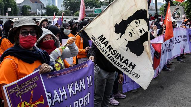 Demo Buruh Perempuan di Depan Gedung DPR