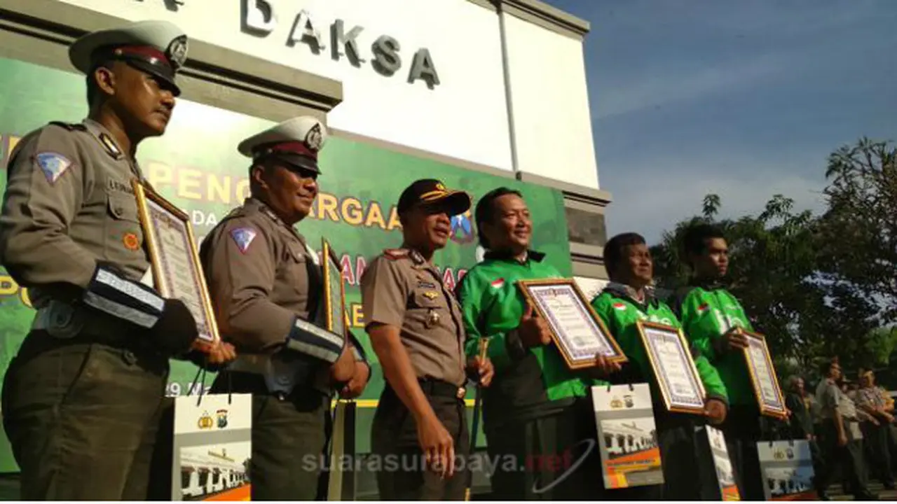3 Driver Dapat Penghargaan