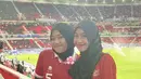 Di saat pertandingan, Adiba tampil dengan jersey merah lambang garuda dipadukan manset dan celana hitamnya. [@shafirrabharata]