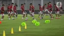 Suasana latihan Garuda Muda terlihat santai. Tidak tampak ketegangan di wajah pemain menjelang laga final. Hanya saja tak banyak juga kegembiraan. (Liputan6.com/Helmi Fithriansyah)