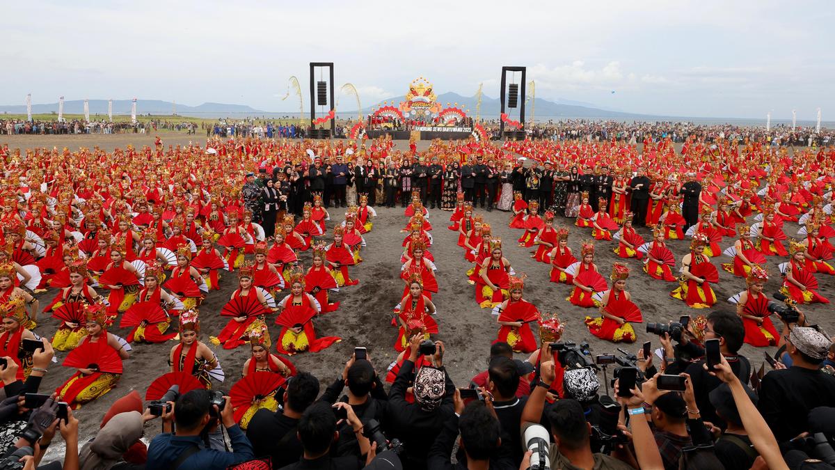 Gandrung Sewu Banyuwangi: 13 Tahun Menari di Panggung Kolosal yang Kian Memukau