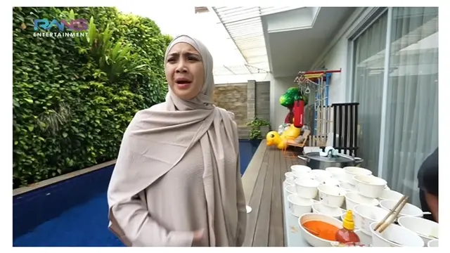 8 Potret Persiapan Raffi Ahmad dan Nagita Slavina Berangkat Haji, Berkali-kali Tertunda