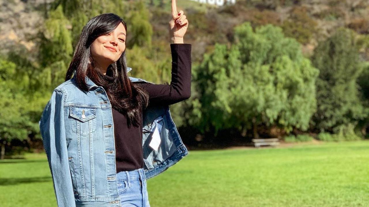 FOTO: Gaya Liburan Asmirandah, Tampil Casual dan Tetap Modis