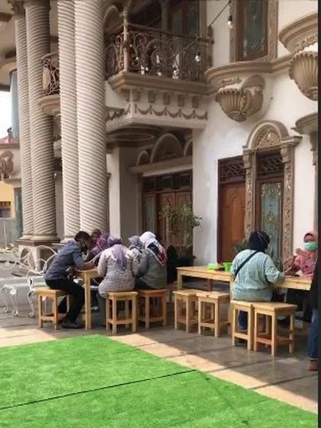 7 Potret Rumah Muzdalifah Disulap Jadi Restoran, Sempat Dijual Miliaran Rupiah