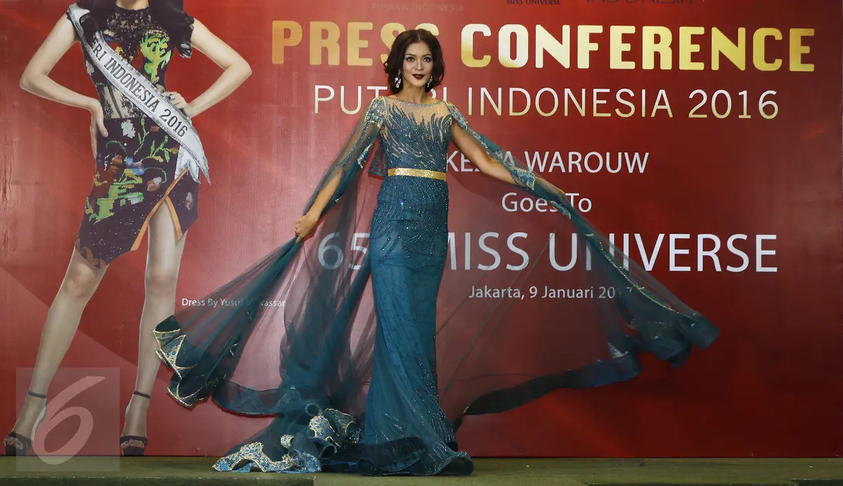 Puteri Indonesia 2016, Kezia Warouw memperkenalkan kostum untuk berlaga di Miss Universe 2016 pada saat jumpa pers jelang keberangkatan Puteri Indonesia ke ajang Miss Universe 2016 di kawasan Pancoran, Jakarta, Senin (9/1). (Liputan6.com/Herman Zakharia)