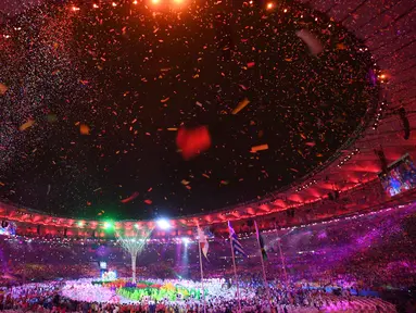 Penari beraksi pada perayaan penutupan Olimpiade Rio 2016  di  Stadion  Maracana, Rio de Janeiro, (22/8/2016). (AFP/Luis Acosta)