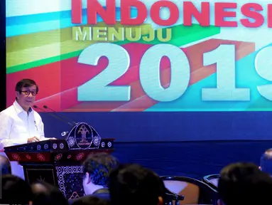 Menteri Hukum dan HAM Yasonna Laoly saat memberi sambutan pada Proses verifikasi pendaftaran partai politik menjadi badan hukum di Kementerian Hukum dan HAM (Kemenkumham), Jakarta, Selasa (24/5). (Liputan6.com/Helmi Afandi)