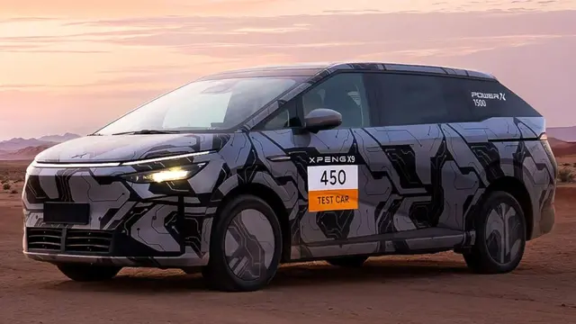 Angka “450” yang terlihat di bodi prototipe X9 REEV (Xpeng)