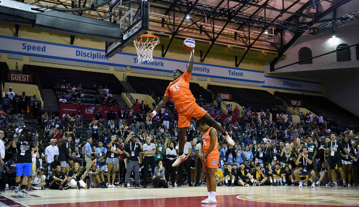 Kejuaraan ini mempertemukan 32 tim anak-anak laki-laki dan perempuan terbaik