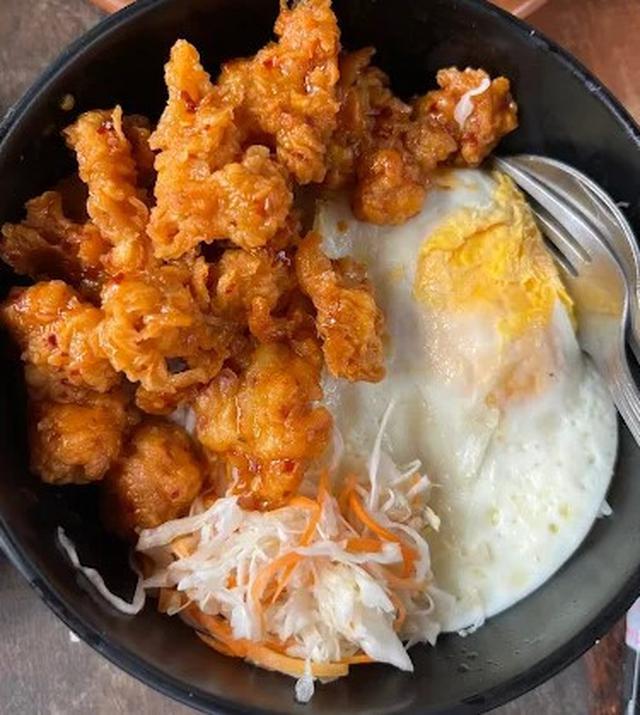 8. Kedai Tanya Tempat Santai Berbuka dengan Menu Kafe