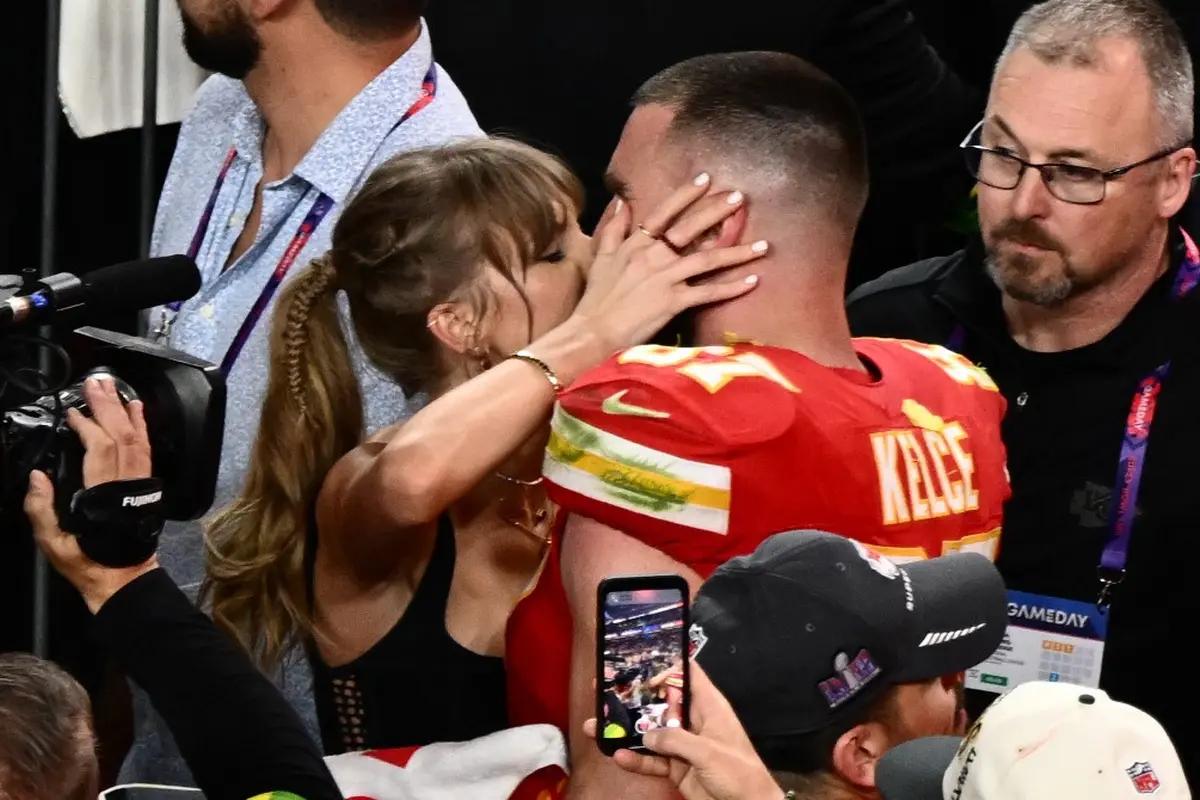 Taylor Swift dan Travis Kelce Gelar Undian Berhadiah Barang Mewah di Pernikahan, Ada Tas Dior