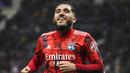 Rayan Cherki saat ini dianggap sebagai salah satu pemain muda paling menjanjikan di Prancis. Lyon harus merogoh kocek hingga 59.000 pounds per pekan untuk berusia 19 tahun itu. (Photo by Valentine CHAPUIS / AFP)