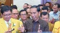 Presiden Jokowi dan Airlangga Hartarto. (Liputan6.com/Fachrur Rozie)