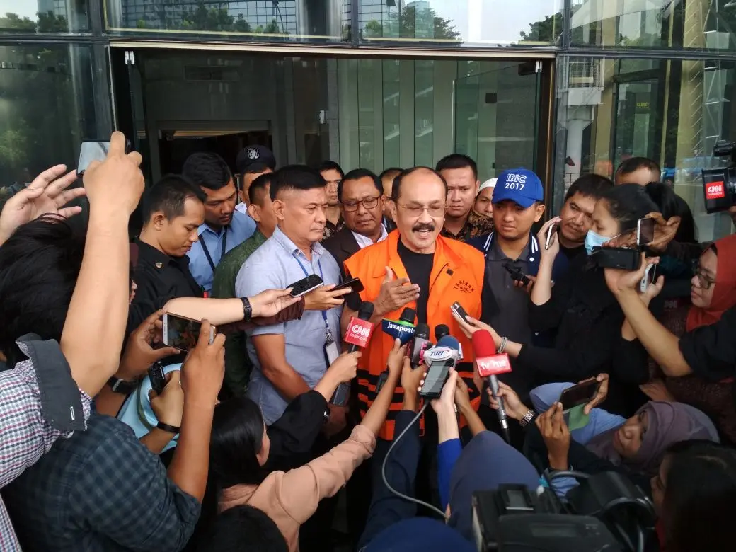 Pengacara Fredrich Yunadi selesai menjalani pemeriksaan KPK, Jakarta. (Liputan6.com/Moch Harun Syah)