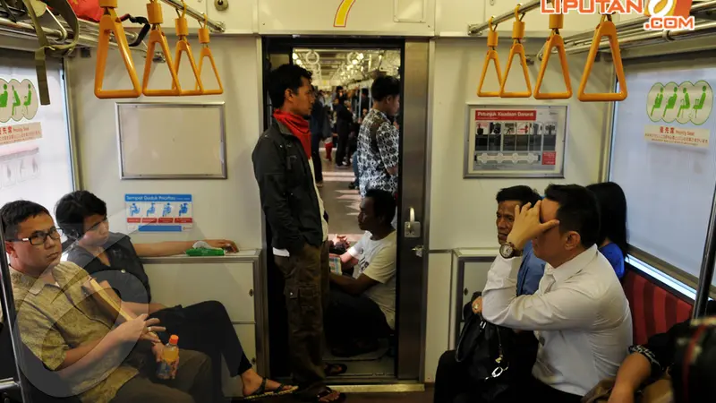 [FOTO] Commuter Line 2014/03/20