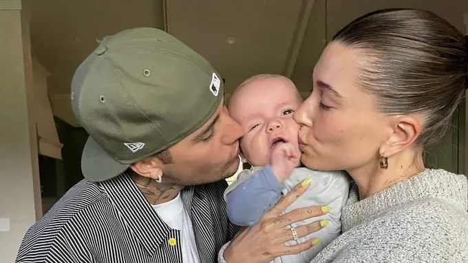 Justin Bieber dan Hailey Pergi Ke Gereja Bergaya Kasual