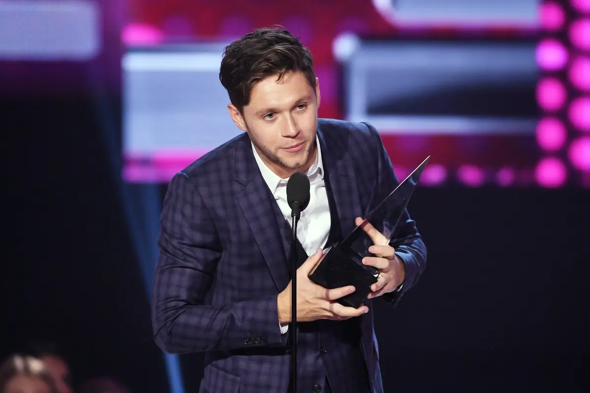 [Bintang] Kisah Niall Horan Menang di American Music Awards 2017