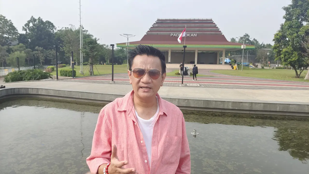Wakil Ketua DPRD Kota Depok, Hendrik Tangke Allo menjelaskan terkait adanya dugaan pungli di sekolah negeri.