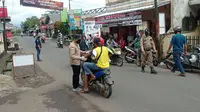Misi Ganda Polisi di Tasikmalaya Kejar Target Vaksinasi Covid-19