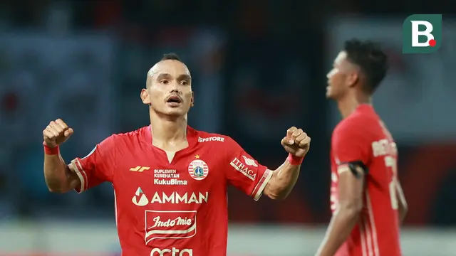Foto: Persija Jakarta Kalahkan Persib Bandung 2-0