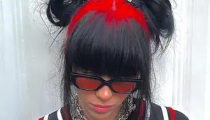 Billie Eilish Suka Gonta-ganti Cat Rambut, Terbaru Pilih Warna Merah Menyala (Tangkapan Layar Instagram/billieeilish)