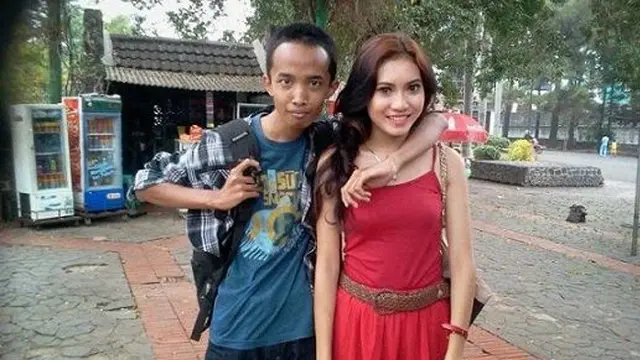 Kenalkan, Pria Paling Ganteng yang Bikin Wanita Klepek-Klepek