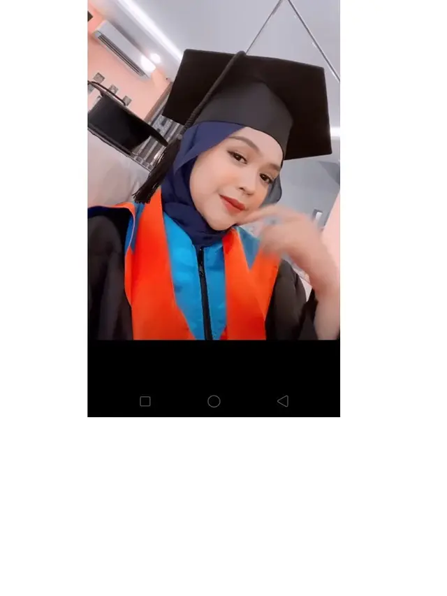 7 Momen Ria Ricis saat Mengikuti Wisuda Online, Penuh Haru Bahagia