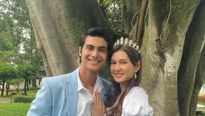 Semakin Dekat, Ini 6 Potret Cinta Brian dan Zoe Abbas Pakai Baju Warna Senada (sumber: Instagram/zoeabbasjackson)