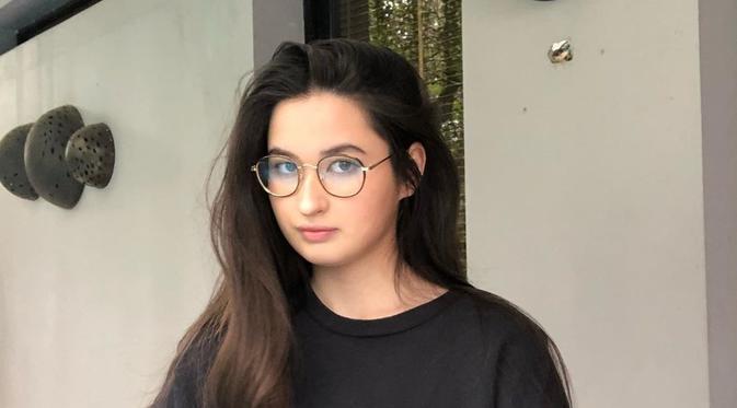 Lirik Lagu Selfish Stephanie Poetri News Entertainment Fimela Com She is currently signed to record label 88rising. lirik lagu selfish stephanie poetri