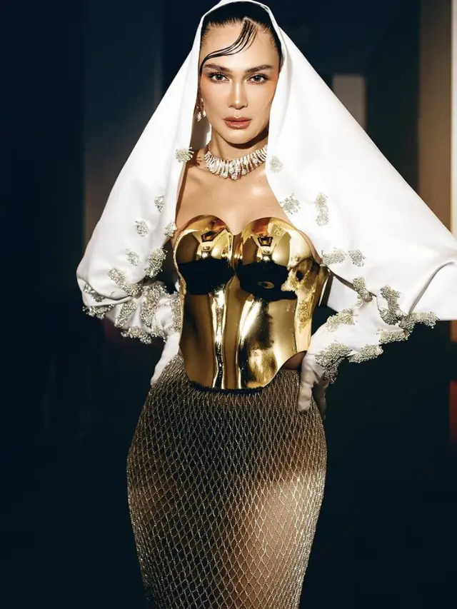 Luna Maya saat Gala Premiere Film Suzzana Malam Jumat Kliwon, credit: @ronald_andhika