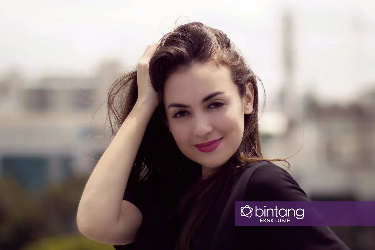 [Bintang] Rianti Cartwright