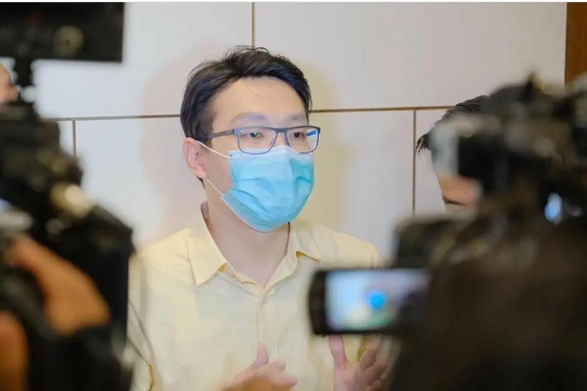Dokter Richard Lee usai menjalani pemeriksaan di Polda Metro Jaya