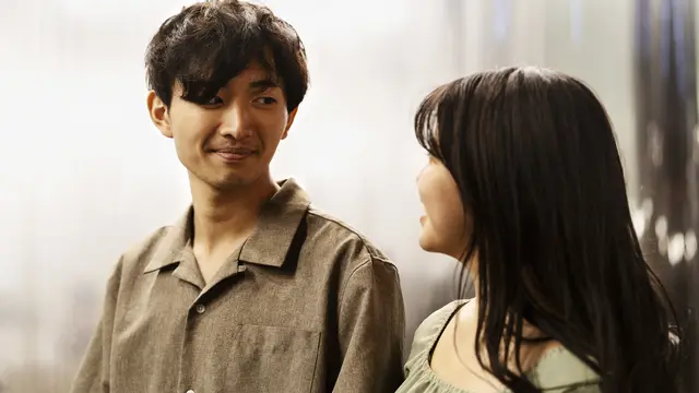 Sepasang kekasih saling menatap satu sama lain (Foto Dok: Freepik/freepik)