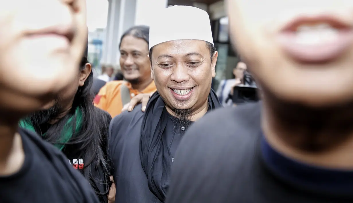 Dian istri pertama Opick, menyambut baik dalam sidang kali ini. Baik Dian dan Opick sepakat untuk berpisah demi kebaikan masing-masing. "Karena kami berdua ingin bahagia," kata Dian Rositaningrum. (Adrian Putra/Bintang.com)