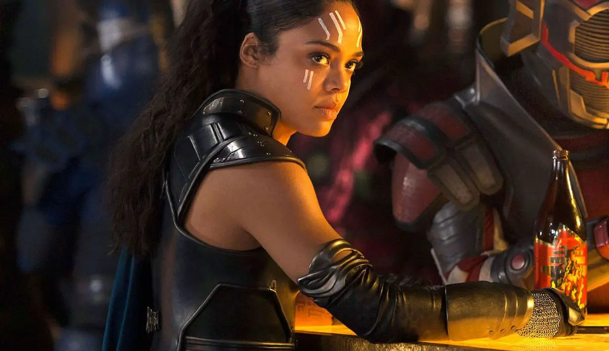 Meski baru muncul, namun kehadiran Valkyrie pun menjadi sorotan di Thor: Ragnarok. Dikabarkan sebelumnya, tokoh ini akan muncul di Infinity War. Waahh.. banyak sekali misteri yang belum terpecahkan, ya! (Poligon)