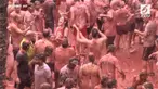 Lebih dari 22.000 orang mengikuti Festival La Tomatina, sebuah festival tahunan di Spanyol.