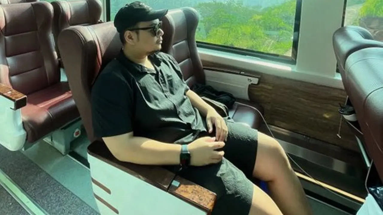 Turis Malaysia Kagumi Kereta Panoramic, Ungkap Waktu Terbaik Mendapatkan Pemandangan Indah.  foto: Twitter @arfdy12