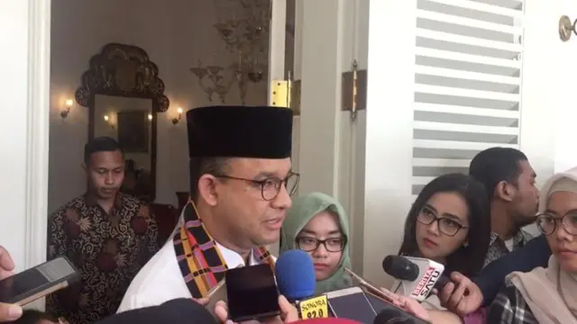 Anies Baswedan mengatakan faslilitas umum Jakarta belum layak untuk penyandang disabilitas.