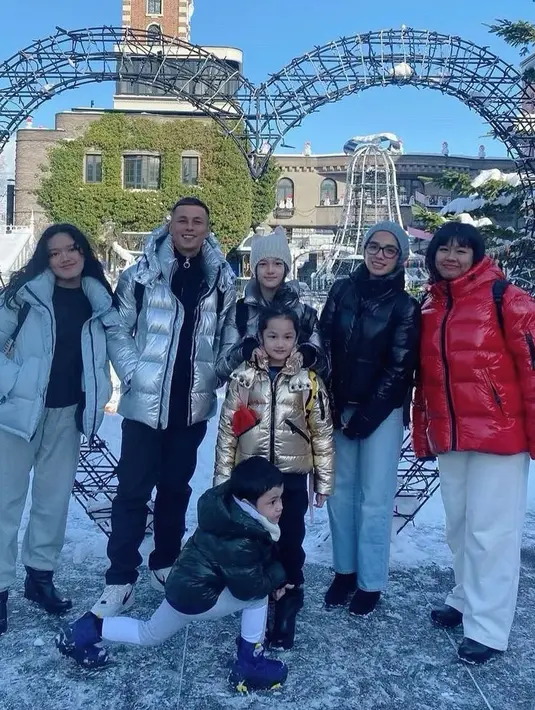 <p>Tentu saja unggahan Ussy ini tak lepas dari perhatian netizen. Bahkan, banyak pula yang merasa gemas dengan tingkah anak bungsu Ussy dan Andhika selama berada di Jepang. (Liputan6.com/IG/@ussypratama)</p>