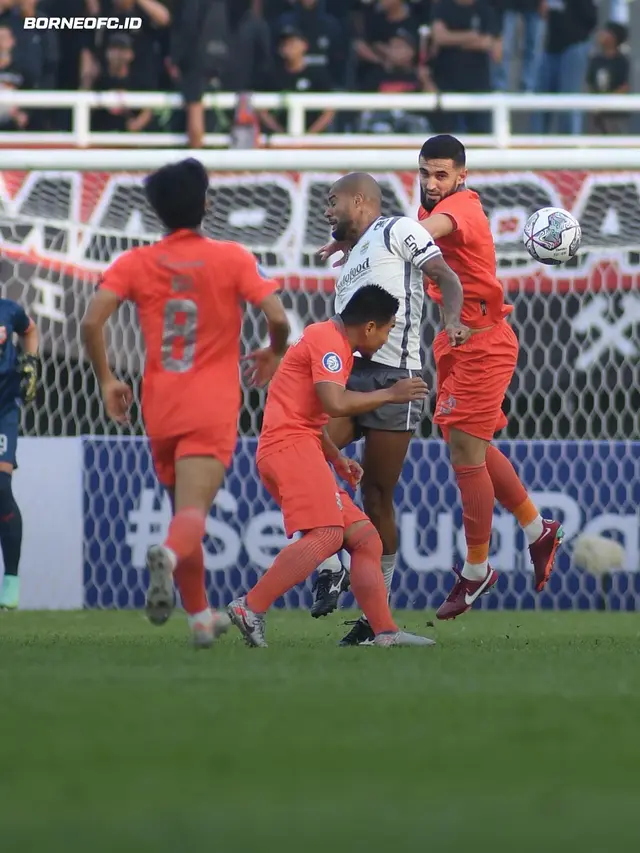 Borneo FC Vs Persib Bandung di BRI Liga 1 2022/2023.