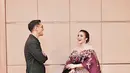 14 tahun bersama Geisha membuat Momo identik dengan gaya rocker yang kasual dan stylish sebagai anggota band. Saat solo karier, tentu ia harus menyesuaikan dengan acara seperti event pernikahan atau undangan eksklusif lainnya. (Foto: Instagram @therealmomogeisha)