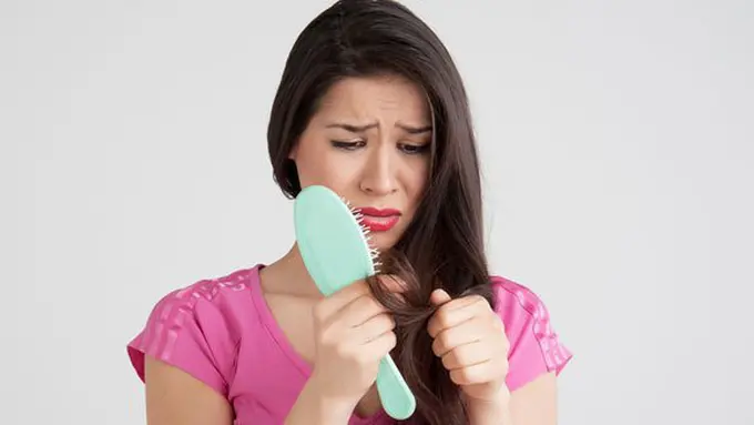 Rambut rontok/Copyright Shutterstock