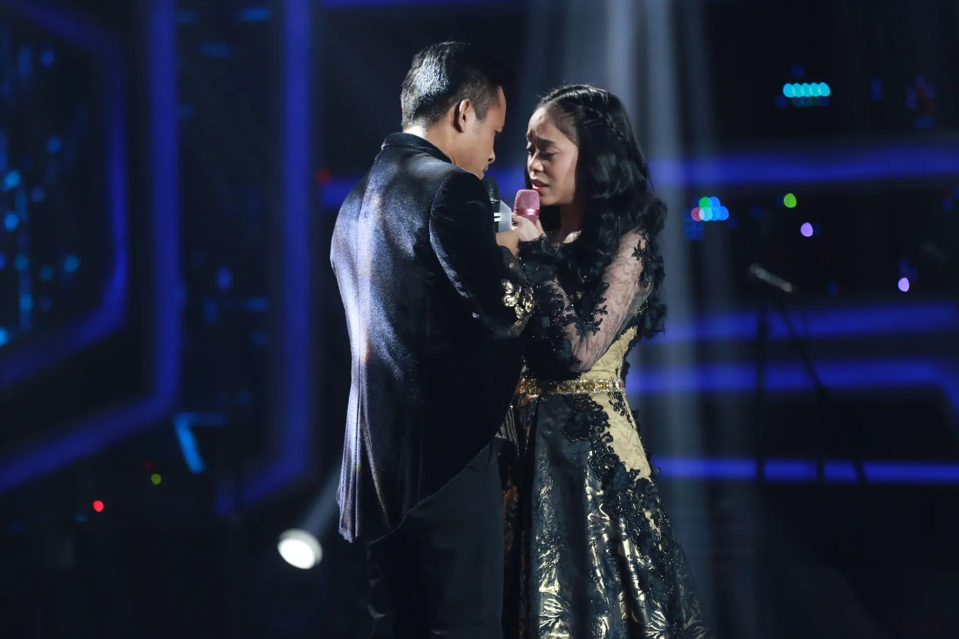 Fildan dan Lesti di Konser Kemenangan D'Academy Asia 3 (Adrian Putra/Bintang.com)