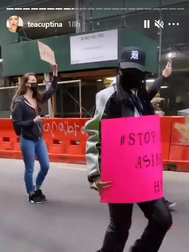 Rihanna ikut demo menentang kekerasan anti-Asia. (Instagram/ teacuptina)