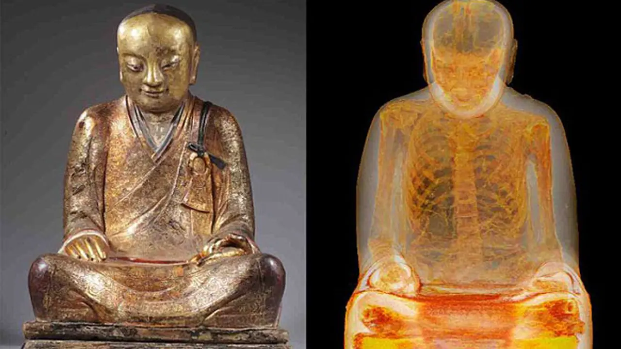 Mumi guru besar Buddha di patung biksu