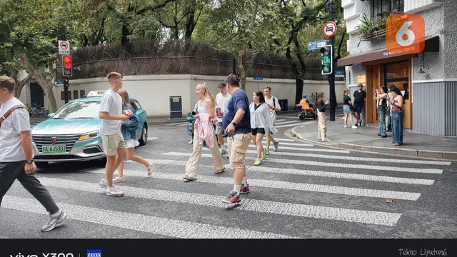 Keamanan Shanghai terjaga ketat, polisi sigap dan CCTV aktif di mana-mana, membuat wisatawan merasa aman menikmati kota modern ini. (Foto: Aditya Eka Prawira/Liputan6.com)