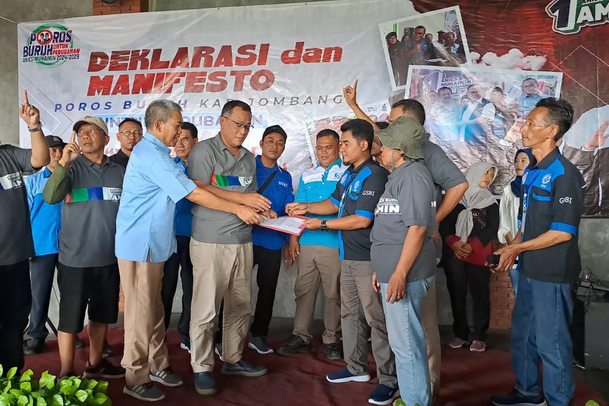 Poros buruh di Jombang menyatakan dukungan kepada pasangan AMIN. (Istimewa)