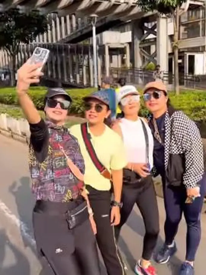 Mayangsari bersama geng sosialita di CFD (Instagram/mayangsari_official)