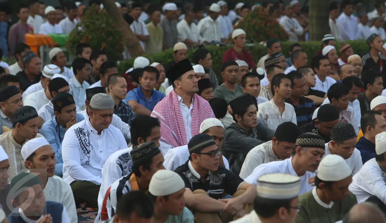 Pedangdut Saipul Jamil alias Bang Ipul harus menjalani Lebaran di Rumah Tahanan Klas 1 Cipinang, Jakarta, Rabu (6/7). Ini imbas kasus perbuatan cabul terhadap anak yang menjerat mantan suami Dewi Perssik tersebut. (Liputan6.com/Herman Zakharia)