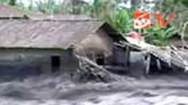 uluhan Rumah Ambruk Diterjang Lahar Dingin